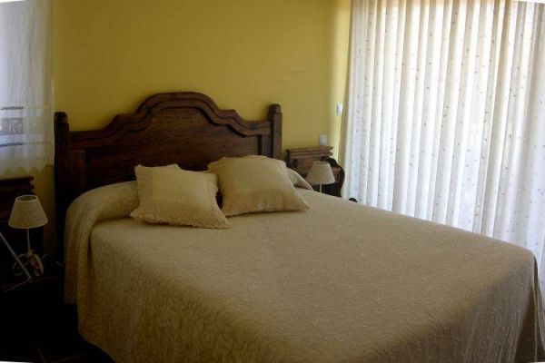 fm-habitacion-planta-baja-cama-matrimonio097B28CD-A66C-0D46-9BCE-D10703DB3875.jpg