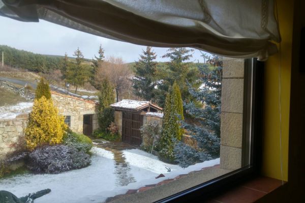 fm-nieve-puerta-entrada0B95EFC1-DA58-69EC-4967-1714699E8B75.jpg