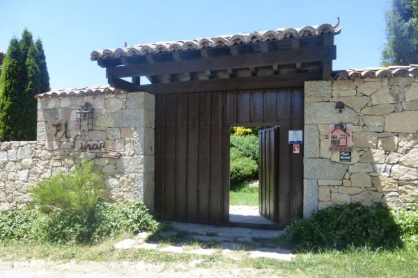 1-exterior-porton-abierto7e8b3711-c4c1-8a69-66f0-4c923b0f8fd8FC95A29D-C00A-919A-859C-0ABC97CEA6AB.jpg